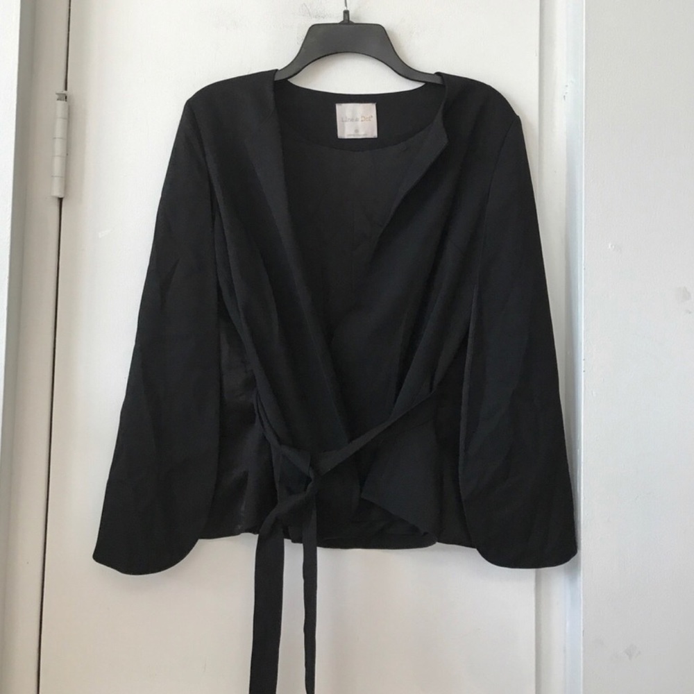 New Line and Dot sleeveless black blazer cape